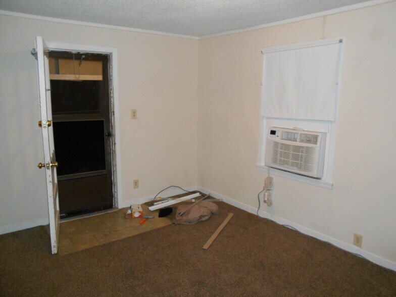 Building Photo - 4409 E Bayley St