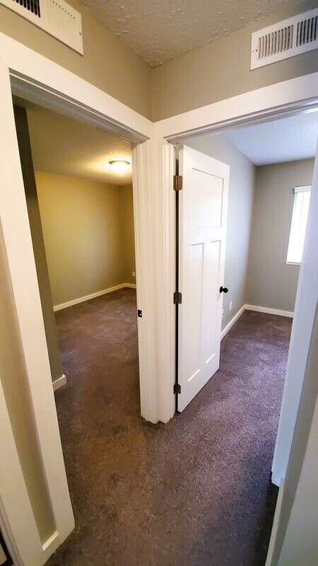 Building Photo - 422 N 18th Ave