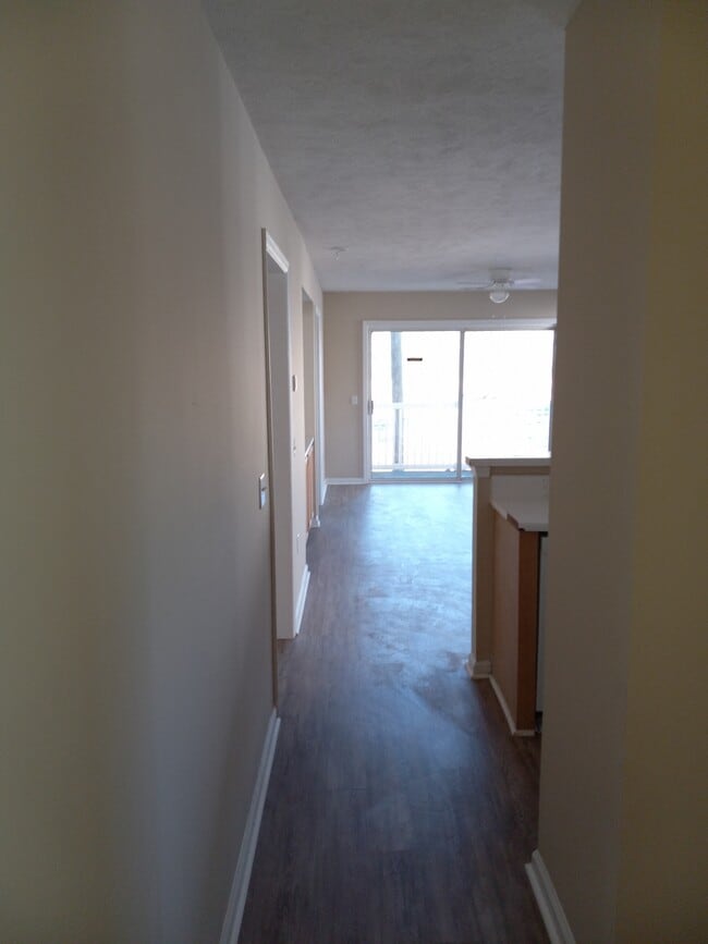 Building Photo - 589 Blue River Ct