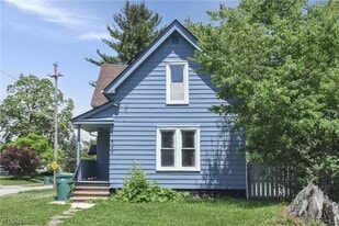 Building Photo - 15413 Raymond St