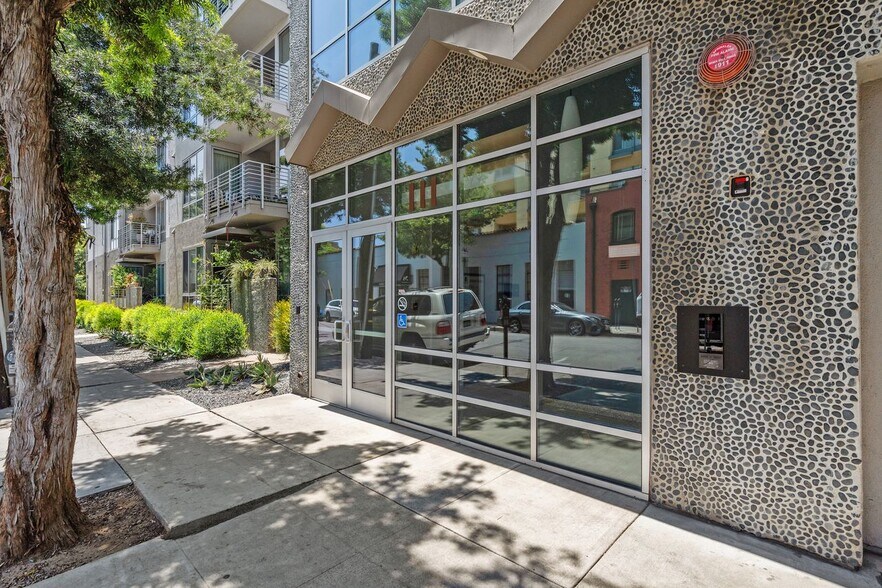 Building Photo - 111 S De Lacey Ave