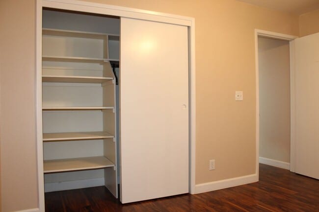 Building Photo - 1513 Dana Way