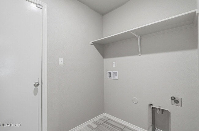 Building Photo - 1004 Aircoupe Way