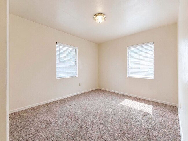 Building Photo - 3 Bedroom Home for Rent Near Tiger Stadium & Lakeland Regional!