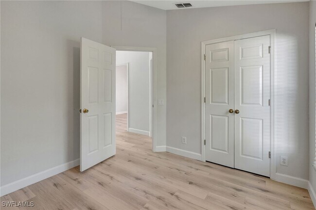 Building Photo - 12843 Fox Hollow Cir