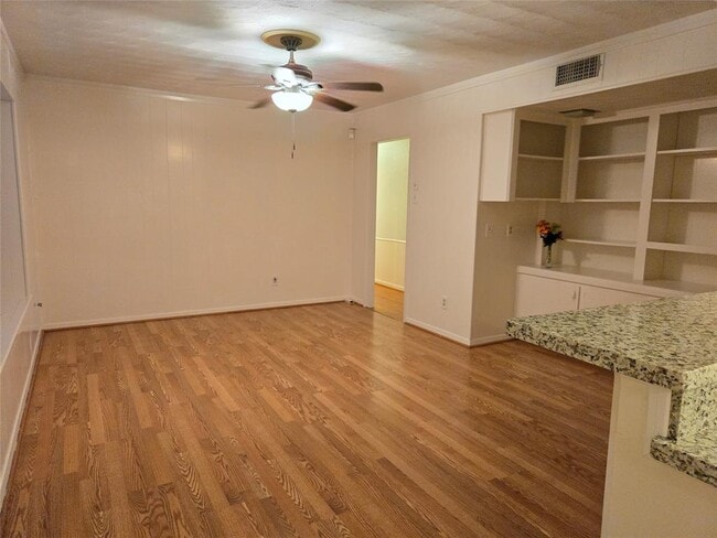 Building Photo - 8918 Mobud Dr