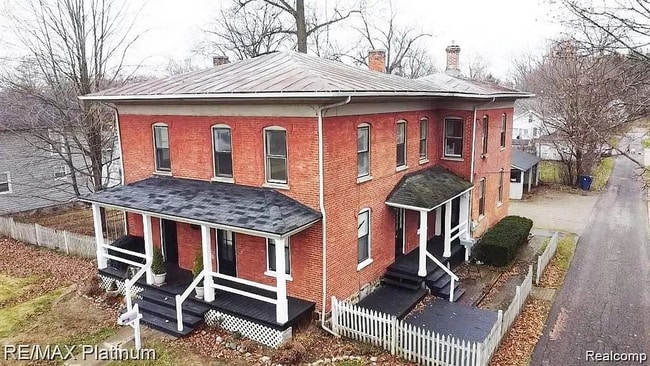 Building Photo - 412 S Main St