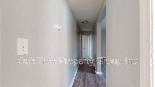 Building Photo - 6621 Bancroft Ave