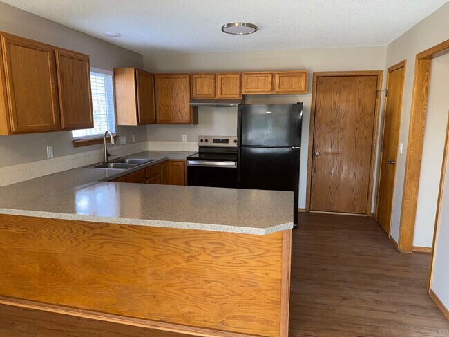 Building Photo - 1817 N Pine Grove St