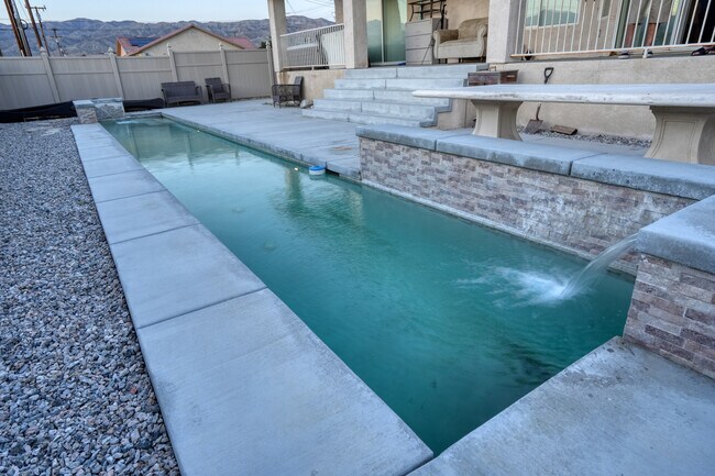 Building Photo - 16087 Bubbling Wells Rd