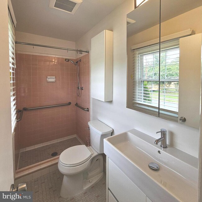Building Photo - 8533 Pepperdine Dr