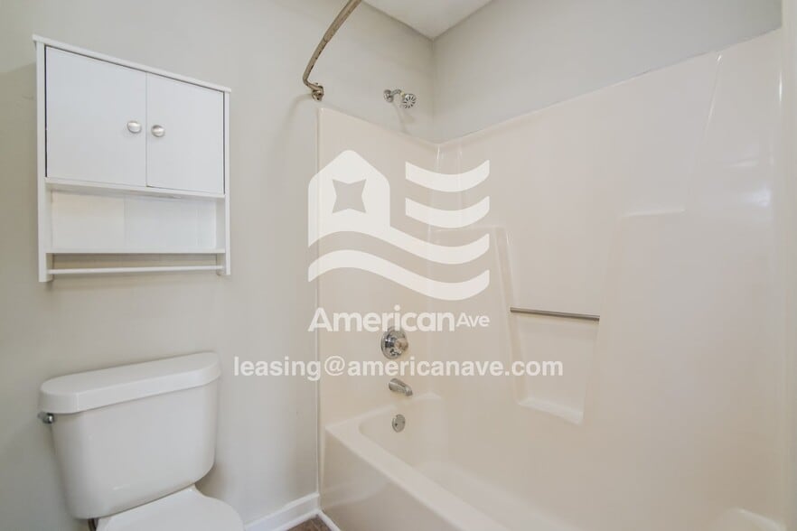 Building Photo - 5944 Laguna Dr