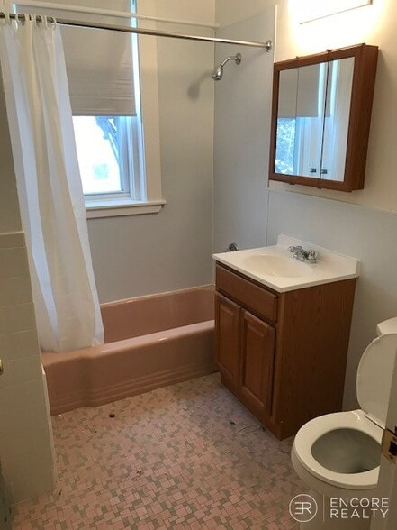 Building Photo - 48 Mason Ter