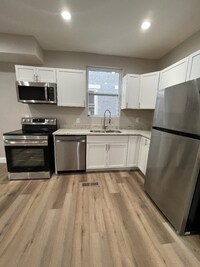 Building Photo - 928 Fairbanks Ave