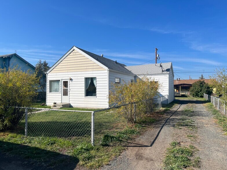 Building Photo - 3133 Paxson Ave