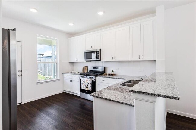 Building Photo - 25919 Chicory Dr