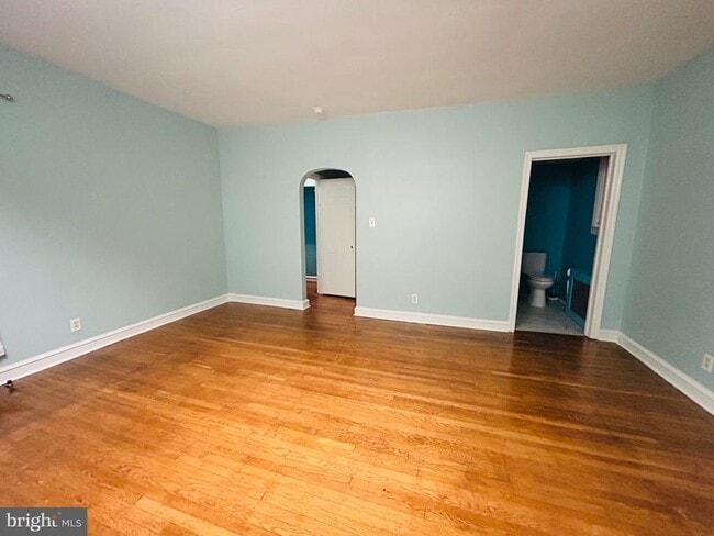 Building Photo - 6561 Maple Ave