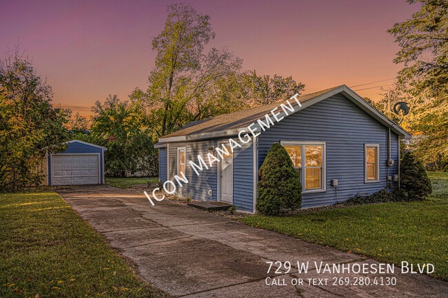 Building Photo - 729 W Van Hoesen Blvd