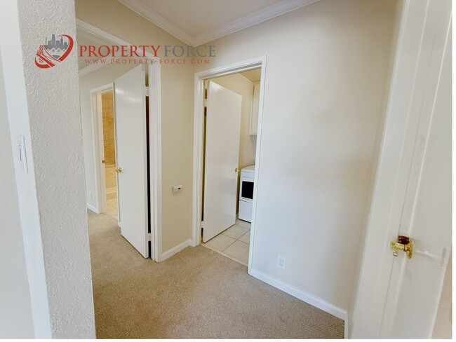 Building Photo - 870 Balboa Ln