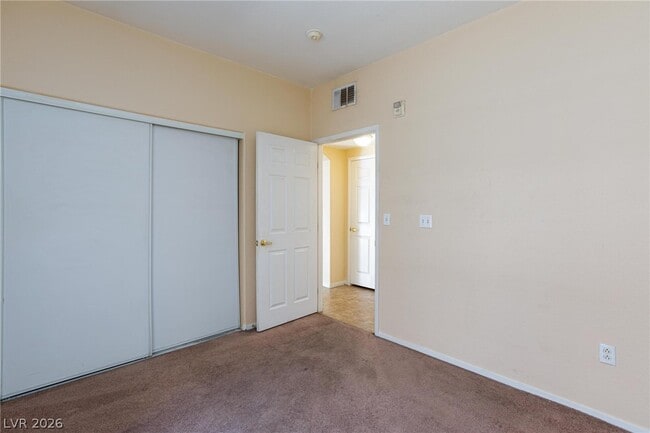 Building Photo - 10525 Pine Glen Ave