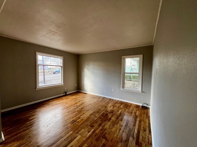 Building Photo - Charming Lower North Hill Home