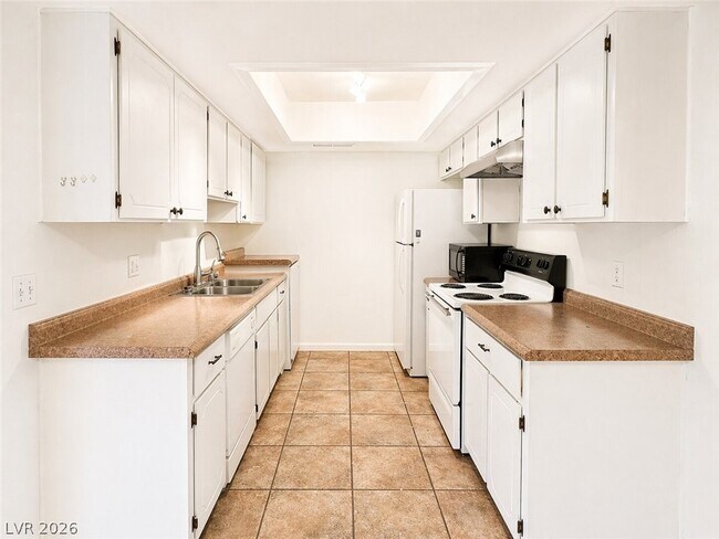 Building Photo - 6601 Silverstream Ave