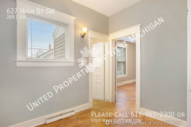 Building Photo - Available Now |2 Bed 1 Bath Lower Level Ap...