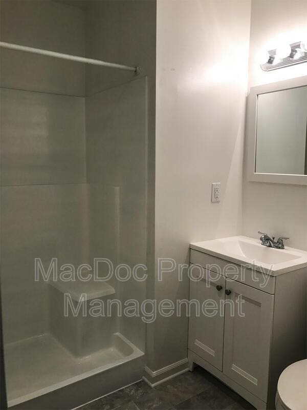 Building Photo - 918 Churchill Dr