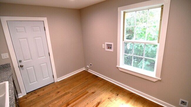 Building Photo - Charming Updated 2-Bedroom Home in Baton Rouge – Move-In Ready!