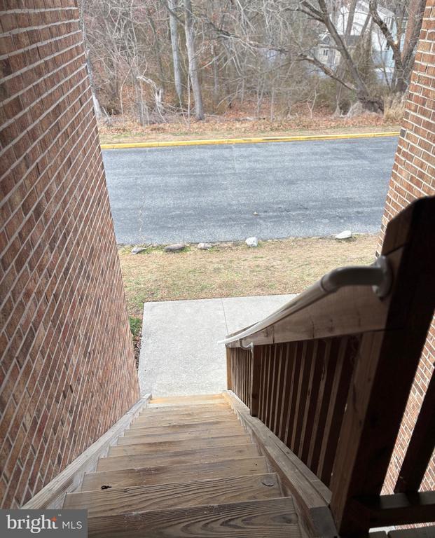 Building Photo - 16 Pickwick Pl