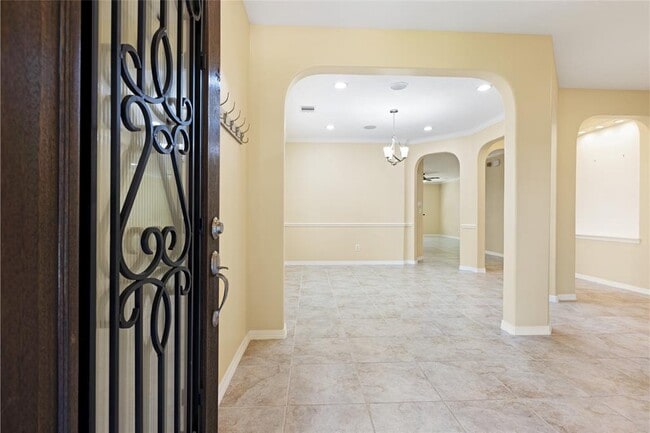 Building Photo - 1240 Pisana