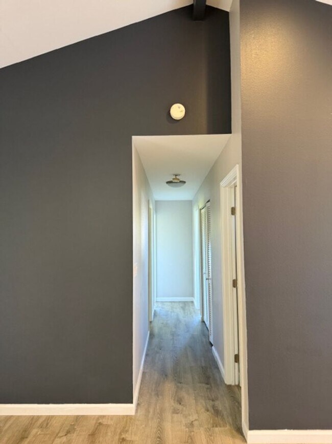 Building Photo - 75 Kaupea St