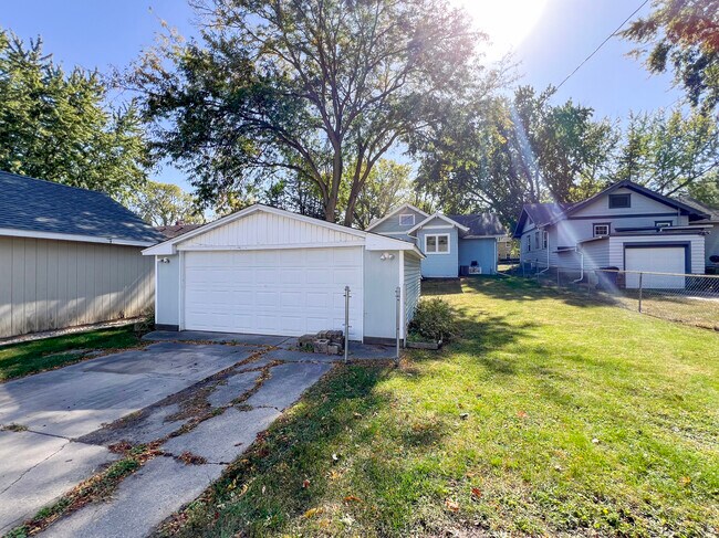 Garage - 236 Arden St