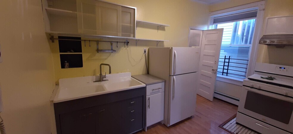kitchen - 380 2nd St