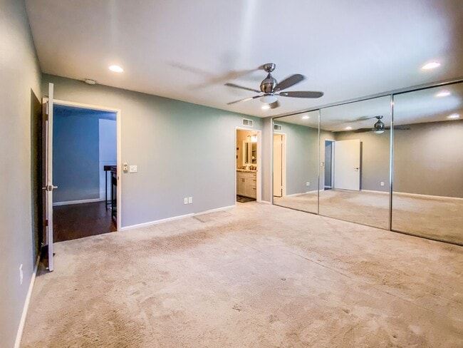 Building Photo - Two-Story 3 Bed, 2.5 Bath with Large Bonus...