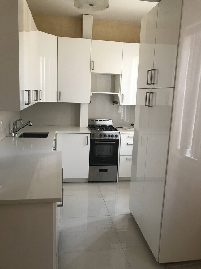 Building Photo - 3130 Brighton 6th St