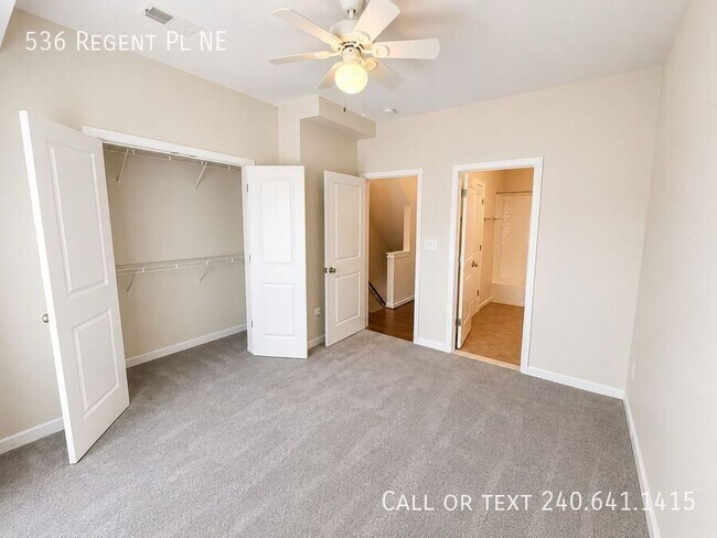 Building Photo - 536 Regent Pl NE
