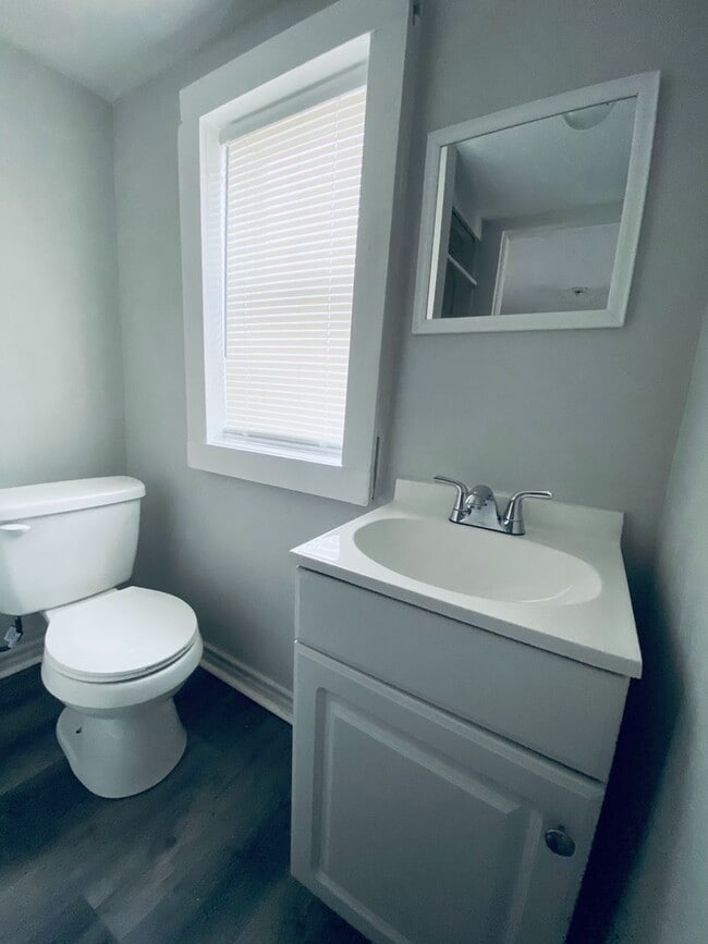 Building Photo - Cute Efficiency Home AVAILABLE NOW!!!