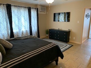 Building Photo - 2028 Fremont St