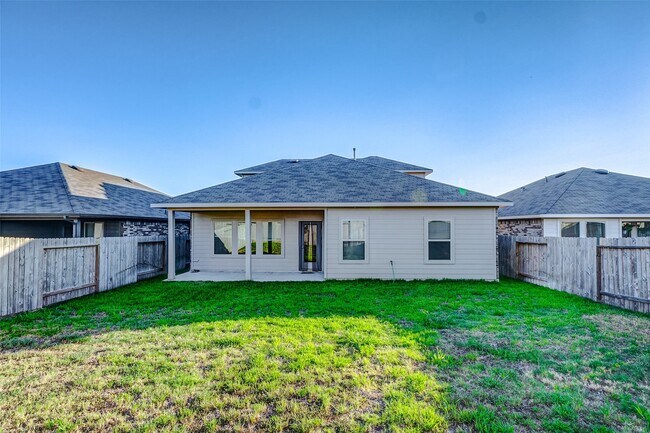 Building Photo - 21323 Pne Ml Dr