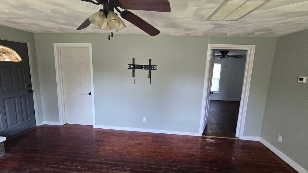 Living room. - 68 Elway Dr
