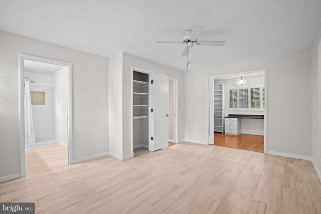 Building Photo - 1415 Mayflower Dr