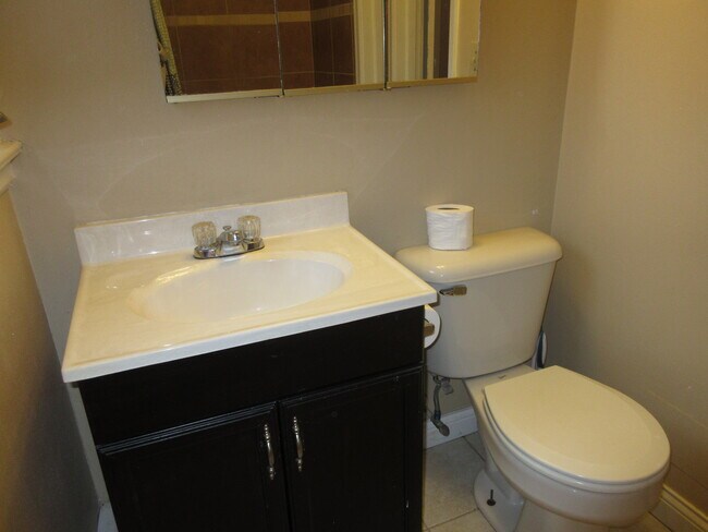 main bath - 48 Sherman Pl