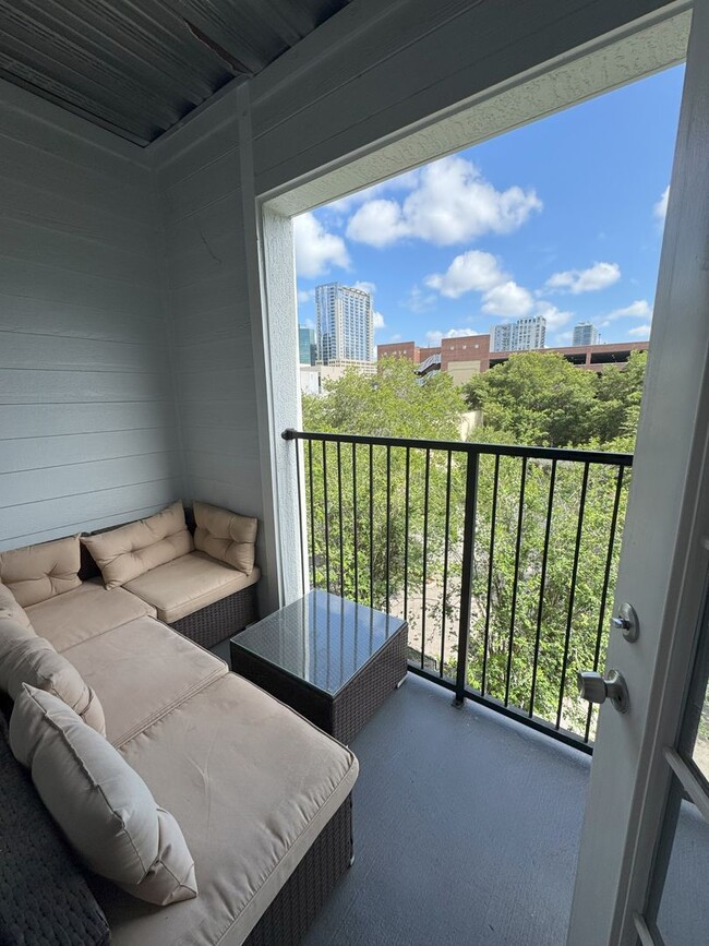 Building Photo - The Grande Downtown - REMODELED 1 Bedroom Available for rent NOW!