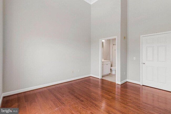 Building Photo - 501 Hungerford Dr