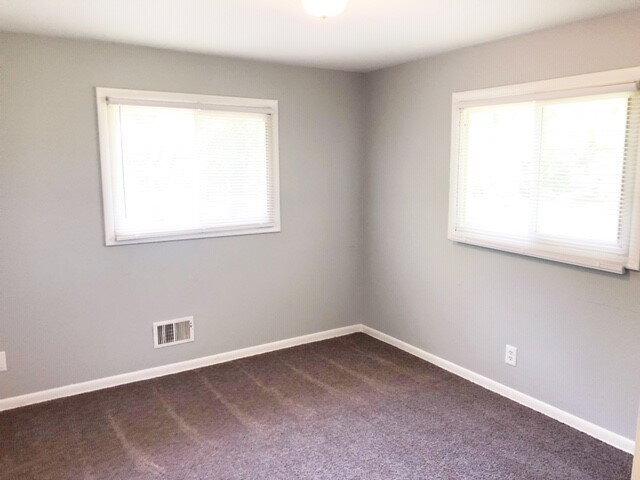 Building Photo - EAST SIDE 4 BR HOME AVAILABLE NOW!
