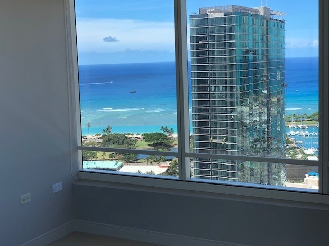 Building Photo - 1009 Kapiolani Blvd