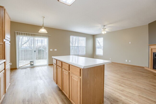 Building Photo - Spacious 4 Bedroom In Gretna!!