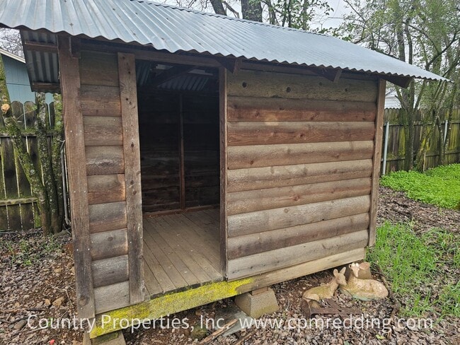 Building Photo - Renovated Gated House on an Acre with Detached Shop in Cottonwood!