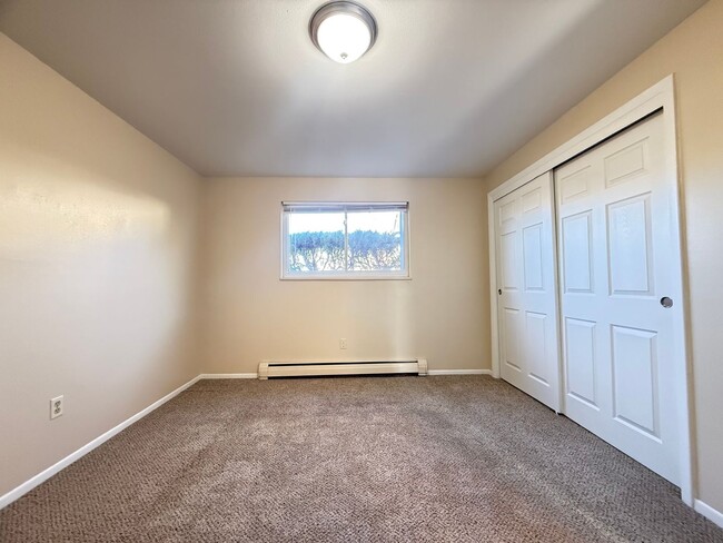 Building Photo - 4222 Forrest Hill Rd